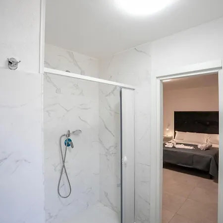 Small Luxury Bed and breakfast 4*