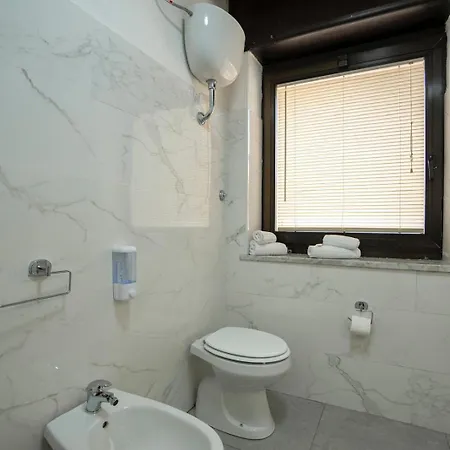 Nocleg ze śniadaniem Small Luxury Neapol