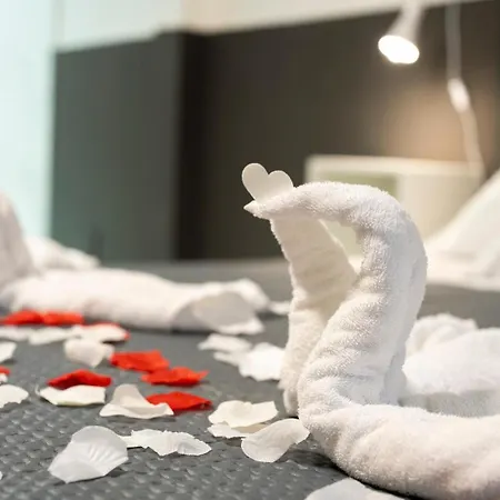 Small Luxury לינה וארוחת בוקר נאפולי