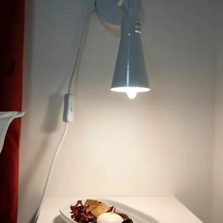 לינה וארוחת בוקר Small Luxury