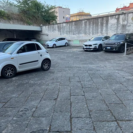 Nocleg ze śniadaniem Small Luxury Neapol