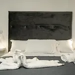 Small Luxury Neapol