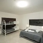 Nocleg ze śniadaniem Small Luxury Neapol